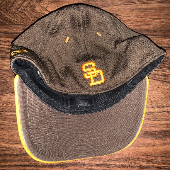San Diego Padres Baseball ⚾️ Hat - Picture 2 of 5